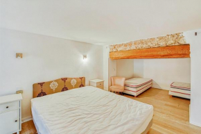Nice flat on the PORT of Sanary